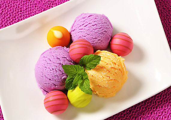 포토 JPG 해외이미지 접시 아이스크림 디저트 사람없음 초콜릿 여러개 달콤 해외202004 해외202105 해외포토 식기 음식 다수 맛 파일형식