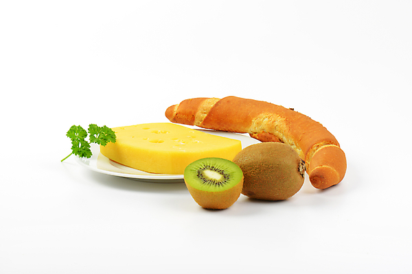 포토 JPG 해외이미지 스튜디오촬영 접시 음식 빵 조각 과일 부분 치즈 키위 사람없음 초록색 노란색 블록 흰색 신선 아침식사 굽기 흰배경 롤 얇은 해외202004 해외202105 해외포토 식기 컬러 백그라운드 유제품 실내 식사 구이 파일형식