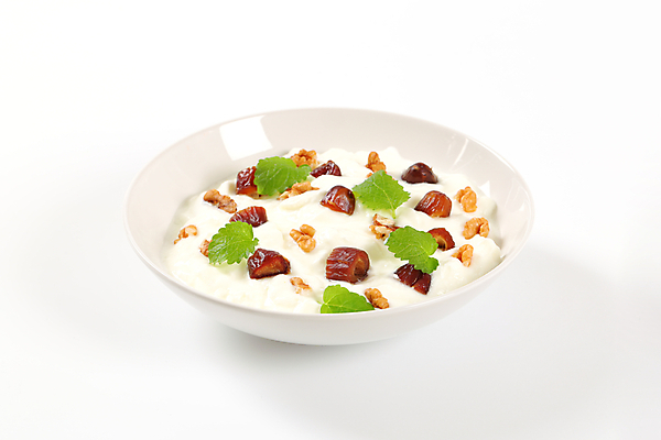 포토 JPG 해외이미지 스튜디오촬영 접시 음식 조각 과일 부분 디저트 사람없음 견과류 흰색 신선 사발 달콤 아침식사 크림 흰배경 대추 호두 요거트 요구르트 개조 해외202004 해외202105 해외포토 식기 컬러 백그라운드 유제품 실내 식사 사기그릇 맛 파일형식