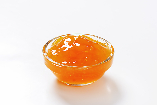 포토 JPG 해외이미지 스튜디오촬영 실내 사람없음 흰배경 유리그릇 과일잼 살구잼 해외202004 해외202105 해외포토 그릇 백그라운드 유리 내부 흰색 잼 파일형식