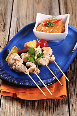 포토 JPG 해외이미지 방울토마토 실내 사람없음 닭고기 소스 파인애플 종지 라임 꼬치요리 닭꼬치 나무배경 해외202004 해외202105 해외포토 그릇 백그라운드 토마토 과일 육류 요리 내부 양념 꼬치 열대과일 파일형식