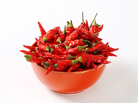 포토 JPG 해외이미지 그릇 실내 사람없음 흰배경 말린고추 해외202004 해외202105 해외포토 식기 백그라운드 고추 내부 흰색 파일형식