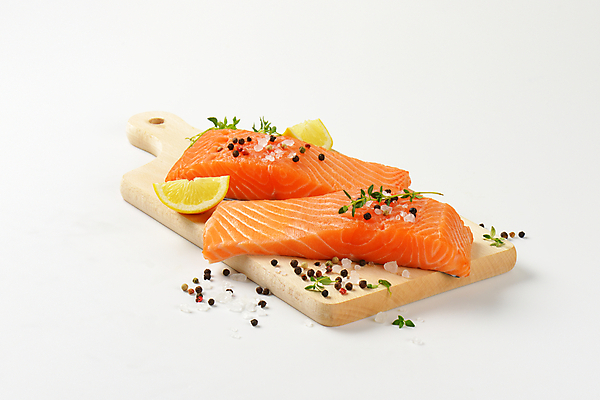 포토 JPG 해외이미지 음식 건강 어류 사람없음 신선 자르기 레몬 향신료 날것 소금 연어 성분 백리향 생식 해외202004 해외202105 해외포토 과일 모션 수중동물 향미료 파일형식