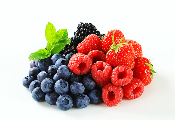 포토 JPG 해외이미지 스튜디오촬영 딸기 사람없음 쌓기 신선 달콤 민트 흰배경 블루베리 산딸기 블랙베리 해외202004 해외202105 해외포토 백그라운드 과일 모션 실내 흰색 맛 허브 파일형식