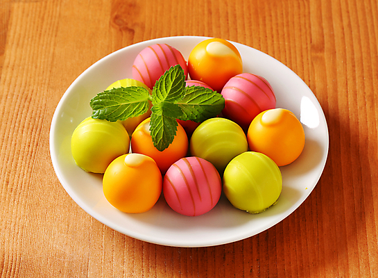 포토 JPG 해외이미지 스튜디오촬영 접시 사람없음 초콜릿 여러개 달콤 해외202004 해외202105 해외포토 식기 다수 디저트 실내 맛 파일형식