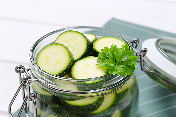 포토 JPG 해외이미지 스튜디오촬영 무료이미지 음식 조각 채소 유리 호박 건강 사람없음 초록색 쌓기 회색 신선 오픈 항아리 그룹 자르기 가득함 받침대 유기농 날것 슬라이스 국산 스쿼시 흙더미 내추럴 숙성 접기 주키니 해외202004 해외202105 해외포토 웰빙 스포츠 컬러 모션 재질 실내 구기 흙 도자기 파일형식 더미