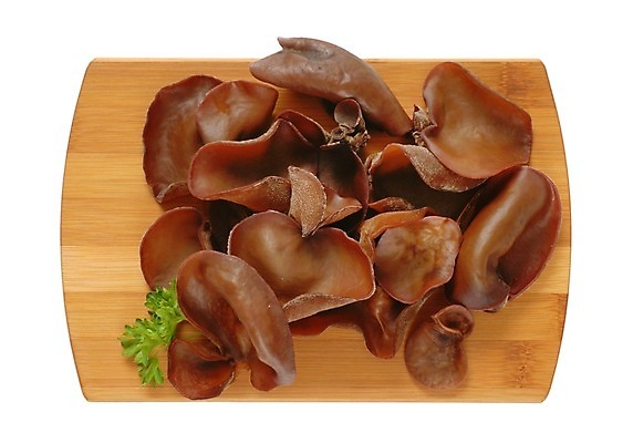 포토 JPG 해외이미지 식재료 실내 파슬리 사람없음 하이앵글 흰배경 나무도마 목이버섯 해외202004 해외202105 해외포토 뷰포인트 백그라운드 채소 도마 내부 목재 버섯 흰색 파일형식