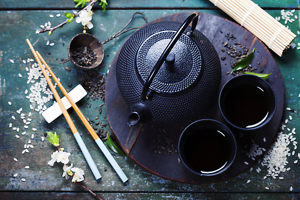 포토 JPG 해외이미지 꽃 실내 사람없음 하이앵글 쌀 찻잔 다기 찻주전자 찻잎 나무젓가락 나무쟁반 젓가락받침대 초록배경 해외202004 차거름망 해외포토 식물 뷰포인트 백그라운드 젓가락 주전자 잔 곡류 쟁반 내부 목재 초록색 차_음료 다도 수저받침대 파일형식