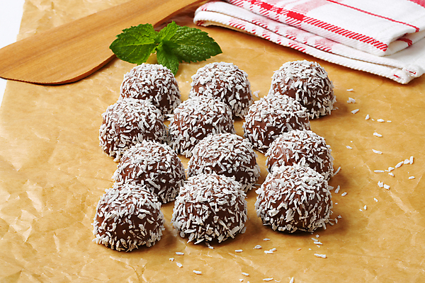 포토 JPG 해외이미지 스튜디오촬영 디저트 사람없음 초콜릿 달콤 천 코코넛 종이호일 해외202004 해외202105 해외포토 음식 과일 실내 직물 맛 파일형식