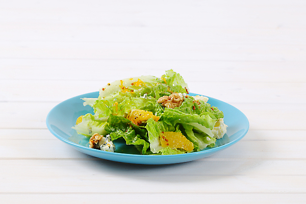 포토 JPG 해외이미지 스튜디오촬영 접시 음식 조각 채소 오렌지 부분 반찬 치즈 건강 사람없음 초록색 파란색 쌓기 샐러드 신선 흰배경 날것 호두 흙더미 블루치즈 채식주의자 터키석 핸드메이드 해외202004 해외202105 해외포토 식기 컬러 백그라운드 과일 모션 유제품 실내 흙 견과류 흰색 보석 채식 파일형식 더미