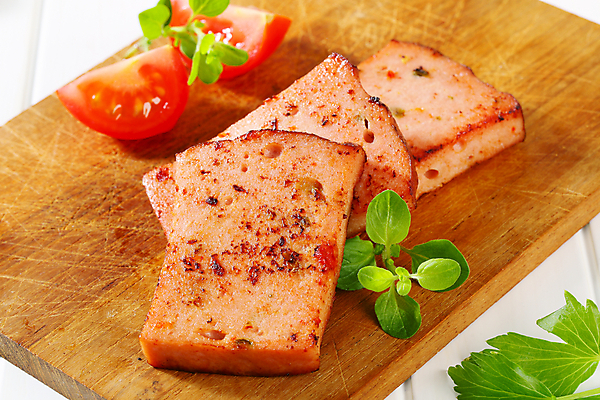 포토 JPG 해외이미지 음식 조각 토마토 고추 도마 육류 돼지고기 요리 사람없음 소고기 튀김 소시지 매움 브런치 땅바닥 송아지고기 전문 해외202004 해외202105 해외포토 채소 식재료 주방용품 바닥 식사 가공식품 맛 파일형식