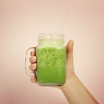 포토 JPG 해외이미지 손 건강 들기 신체부위 주스 머그컵 잡기 채식 다이어트음식 스무디 저칼로리식단 디톡스 분홍색배경 해외202004 해외포토 음료 분홍색 백그라운드 다이어트 모션 사람 컵 식단 저칼로리 파일형식