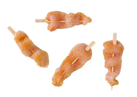 포토 JPG 해외이미지 실내 생고기 사람없음 닭고기 향신료 흰배경 꼬치요리 해외202004 해외202105 해외포토 백그라운드 육류 요리 내부 흰색 꼬치 향미료 파일형식