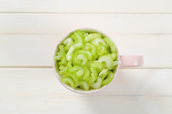 포토 JPG 해외이미지 스튜디오촬영 음식 줄기 분홍색 채소 재료 건강 사람없음 컵 초록색 머그컵 흰색 신선 자르기 가득함 유기농 날것 슬라이스 머리위 숙성 채식주의자 개조 나무배경 해외202004 해외202105 해외포토 식물 식기 웰빙 컬러 백그라운드 모션 실내 채식 파일형식