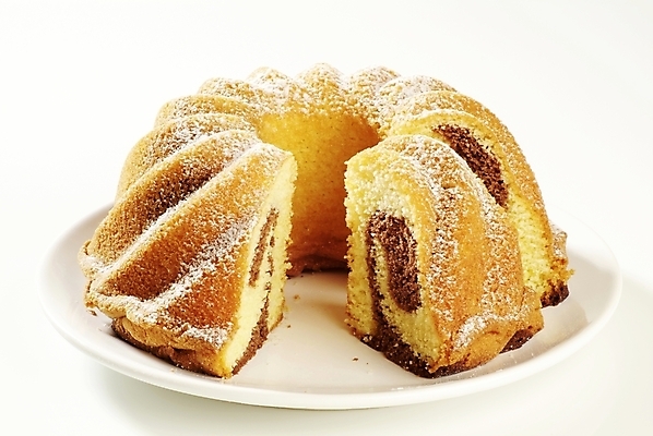 포토 JPG 해외이미지 접시 음식 조각 디저트 사람없음 초콜릿 횡단보도 달콤 아침식사 굽기 코코아 바닐라 슈가파우더 핸드메이드 해외202004 해외202105 스펀지케이크 해외포토 식기 음료 케이크 식사 보행로 맛 구이 파일형식