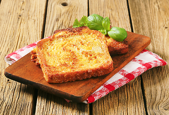 포토 JPG 해외이미지 음식 빵 조각 도마 사람없음 목재 계란 튀김 시골 아침식사 토스트 점심식사 입가심 채식주의자 해외202004 해외202105 해외포토 나무 재료 주방용품 알 식사 채식 파일형식