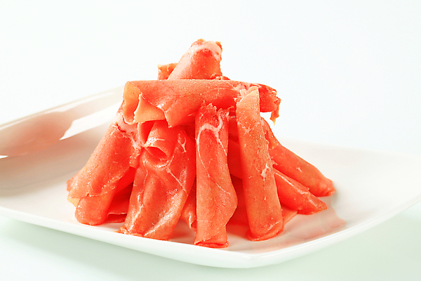 포토 JPG 해외이미지 접시 음식 조각 육류 사람없음 소고기 흰색 신선 애피타이저 날것 정사각형 등심 송아지고기 얇은 해외202004 해외202105 해외포토 도형 식기 컬러 식재료 파일형식