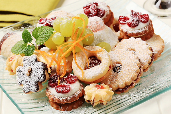 포토 JPG 해외이미지 접시 음식 크리스마스 과일 포도 디저트 종류 사람없음 쿠키 과자 대접 그룹 선택 달콤 작음 잼 굽기 먹기 묘사 젤리 칼로리 모음 흙더미 바닐라 페스츄리 핸드메이드 해외202004 해외202105 해외포토 식기 기념일 빵 컨셉 모션 한글 흙 소스_음식 맛 크기 구이 파일형식 더미