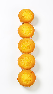 포토 JPG 해외이미지 스튜디오촬영 음식 디저트 치즈 사람없음 케이크 달콤 작음 컵케이크 가득함 크림 일렬 머리위 머핀 푸딩 폭식 커스터드 해외202004 해외202105 스펀지케이크 해외포토 빵 유제품 실내 맛 크기 파일형식