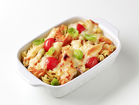 포토 JPG 해외이미지 스튜디오촬영 음식 토마토 치즈 파스타 요리 사람없음 인스턴트 바질 직사각형 그라탱 백자 캐서롤 해외202004 해외202105 해외포토 도형 채소 유제품 서양음식 실내 도자기 용기_그릇 파일형식