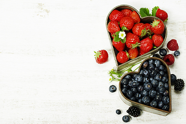 포토 JPG 해외이미지 딸기 사람없음 하트 담기 블루베리 산딸기 블랙베리 해외202004 해외포토 모양 과일 모션 파일형식