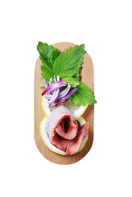 포토 JPG 해외이미지 음식 조각 양파 도마 건강 어류 사람없음 신선 자르기 레몬 흰배경 날것 피클 머리위 고립 절임 청어 해외202004 해외202105 해외포토 백그라운드 채소 과일 모션 주방용품 수중동물 흰색 파일형식