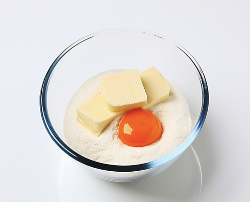 포토 JPG 해외이미지 음식 유리 요리 사람없음 계란 신선 사발 굽기 날것 밀가루 버터 성분 노른자 음식준비 페스츄리 해외202004 해외202105 해외포토 빵 재질 알 사기그릇 가루 구이 준비 파일형식