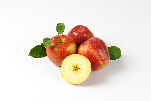 포토 JPG 해외이미지 스튜디오촬영 사람없음 신선 사과 흰배경 반쪽 해외202004 해외202105 해외포토 백그라운드 과일 실내 흰색 파일형식