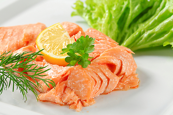 포토 JPG 해외이미지 접시 음식 건강 어류 요리 사람없음 흰색 상추 레몬 연어 딜 송어 해외202004 해외202105 해외포토 식기 컬러 채소 과일 수중동물 파일형식