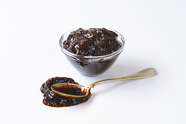 포토 JPG 해외이미지 스튜디오촬영 실내 사람없음 숟가락 흰배경 유리그릇 자두 과일잼 해외202004 해외202105 해외포토 그릇 과일 유리 수저 내부 흰색 잼 파일형식 식기 컬러 재질 소스 양념