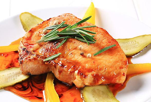 포토 JPG 해외이미지 접시 음식 고추 육류 돼지고기 사람없음 튀김 굽기 매움 피클 후추 로즈메리 점심식사 앙트레 해외202004 해외202105 해외포토 식기 채소 식재료 식사 맛 구이 허브 향신료 절임 파일형식