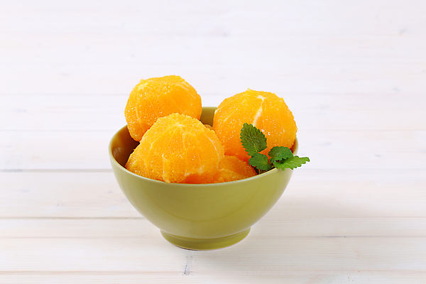 포토 JPG 해외이미지 스튜디오촬영 귤 사람없음 신선 사발 가득함 흰배경 담기 해외202004 해외202105 해외포토 백그라운드 과일 모션 실내 흰색 사기그릇 파일형식