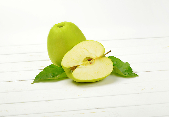 포토 JPG 해외이미지 사람없음 신선 사과 흰배경 반쪽 청사과 해외202004 해외202105 해외포토 백그라운드 과일 흰색 파일형식