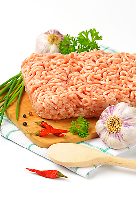 포토 JPG 해외이미지 스튜디오촬영 음식 마늘 육류 돼지고기 사람없음 소고기 신선 날것 쪽파 다진 땅바닥 생식 해외202004 해외202105 해외포토 채소 식재료 바닥 실내 파 파일형식