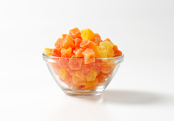 포토 JPG 해외이미지 실내 사람없음 흰배경 슬라이스 유리그릇 건과일 파파야 해외202004 해외202105 해외포토 그릇 백그라운드 과일 유리 건조 내부 흰색 열대과일 파일형식