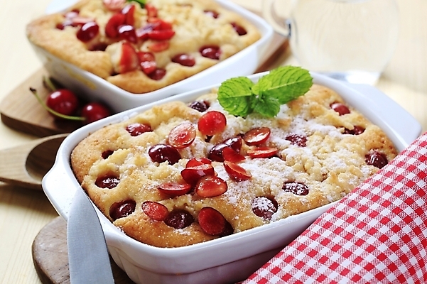 포토 JPG 해외이미지 음식 과일 주방용품 디저트 사람없음 빨간색 케이크 흰색 신선 도자기 체리 달콤 아침식사 굽기 냅킨 토핑 직사각형 점심식사 백자 부스러기 정물화 핸드메이드 해외202004 해외202105 스펀지케이크 해외포토 도형 컬러 생활용품 식사 맛 구이 그림 파일형식