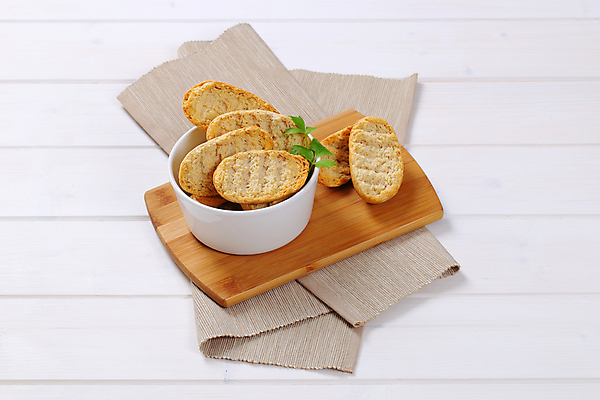 포토 JPG 해외이미지 빵 조각 도마 사람없음 해외202004 해외202105 해외포토 음식 주방용품 파일형식