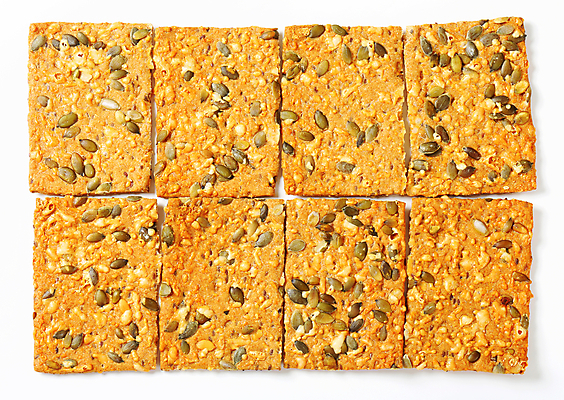 포토 JPG 해외이미지 음식 치즈 건강 사람없음 크래커 머리위 얇은 입가심 짠맛 채식주의자 해외202004 해외202105 해외포토 유제품 쿠키 맛 채식 파일형식