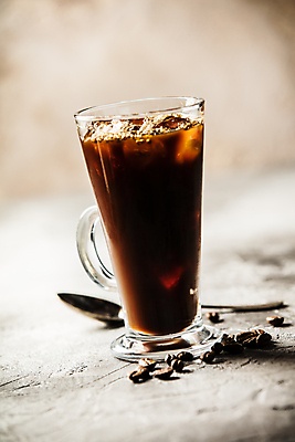 포토 JPG 해외이미지 스튜디오촬영 실내 사람없음 원두 티스푼 아이스커피 해외202004 해외포토 커피 내부 숟가락 파일형식