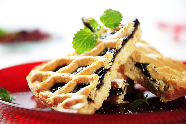 포토 JPG 해외이미지 무료이미지 접시 음식 조각 과일 디저트 사람없음 케이크 껍질 달콤 아침식사 잼 굽기 젤리 자두 요거트 마멀레이드 타르트 페스츄리 핸드메이드 해외202004 해외202105 해외포토 식기 빵 유제품 식사 소스_음식 맛 구이 파이_빵 파일형식 무료콘텐츠