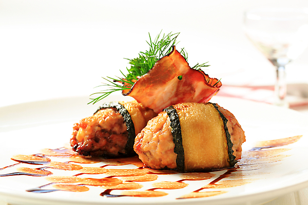 포토 JPG 해외이미지 무료이미지 음식 조각 채소 육류 돼지고기 사람없음 치킨 미트볼 굽기 묘사 베이컨 레시피 점심식사 다진 땅바닥 주키니 주키니호박 타파스 프로슈토 해외202004 해외202105 해외포토 식재료 바닥 식사 애피타이저 구이 햄 닭고기요리 파일형식