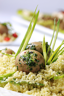 포토 JPG 해외이미지 접시 음식 반찬 건강 요리 사람없음 식사 저녁식사 버섯 샐러드 묘사 파 건강식 점심식사 입가심 절임 채식주의자 비건 페스토 해외202004 해외202105 해외포토 식기 채소 소스_음식 채식 파일형식