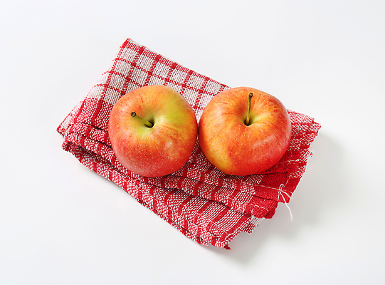 포토 JPG 해외이미지 사람없음 식탁보 신선 사과 흰배경 체크무늬 해외202004 해외202105 해외포토 백그라운드 무늬 과일 흰색 파일형식