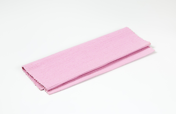 포토 JPG 해외이미지 1 분홍색 사람없음 직물 면 천 받침대 오브젝트 흰배경 짜임 접기 해외202105 해외포토 컬러 백그라운드 모션 흰색 파일형식