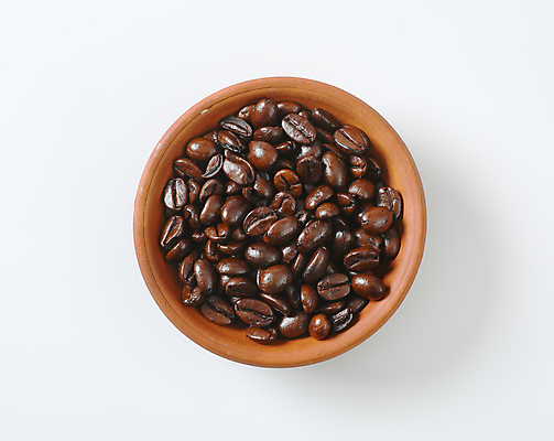 포토 JPG 해외이미지 스튜디오촬영 재료 건조 사람없음 갈색 원두 그룹 사발 굽기 유기농 머리위 아라비카 해외202105 해외포토 웰빙 커피 컬러 실내 사기그릇 구이 파일형식