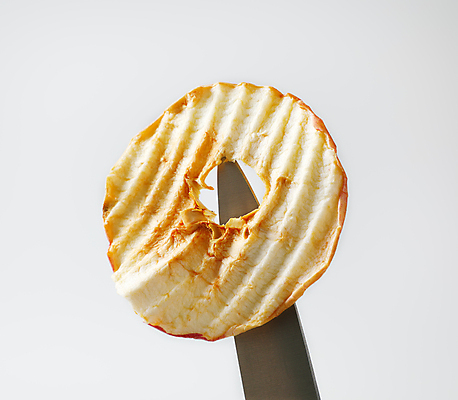 포토 JPG 해외이미지 실내 근접촬영 사람없음 사과 흰배경 식칼 건과일 해외202105 해외포토 뷰포인트 백그라운드 과일 주방용품 건조 내부 흰색 파일형식