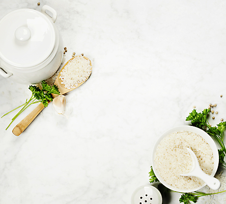 포토 JPG 해외이미지 실내 파슬리 사람없음 숟가락 흰배경 담기 밥그릇 나무숟가락 건강식 카피스페이스 해외202004 해외포토 그릇 음식 백그라운드 채소 모션 수저 내부 공백 흰색 파일형식