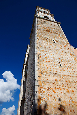 포토 JPG 해외이미지 외관 기독교 멕시코 사람없음 건물 성당 교회 탑 천주교 영혼 타운 첨탑 유카탄 천연기념물 스페인어 식민지 옛날 해외202004 해외202105 해외포토 건축물 종교 북아메리카 종교건축 도시 파일형식