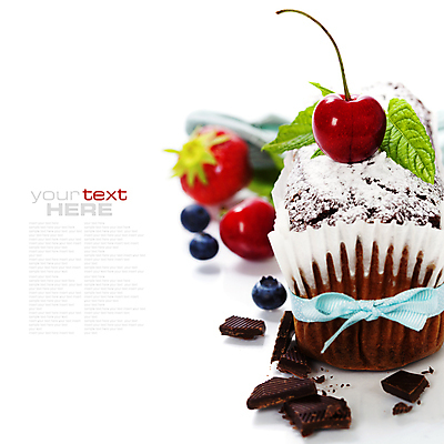 포토 JPG 해외이미지 리본 딸기 실내 타이포그라피 사람없음 초콜릿 체리 달콤 컵케이크 민트 흰배경 블루베리 슈가파우더 초코맛 카피스페이스 해외202004 해외포토 문자 백그라운드 과일 디저트 내부 케이크 공백 흰색 맛 허브 파일형식
