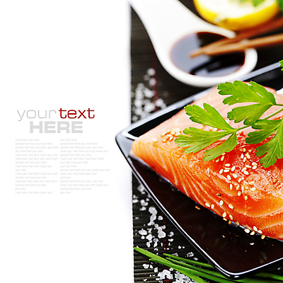 포토 JPG 해외이미지 식기 채소 젓가락 실내 파슬리 근접촬영 사람없음 레몬 날것 간장 소금 연어 연어요리 연어회 해외202004 해외포토 음식 뷰포인트 과일 수저 어류 내부 생선회 양념 파일형식